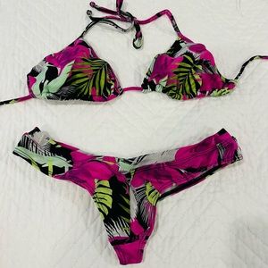 BIKINI 👙🌺🌺🌺🌺